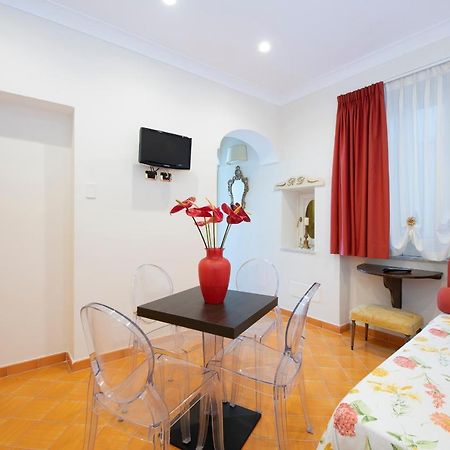 Amalfi Old Square Room & Apartments Екстер'єр фото