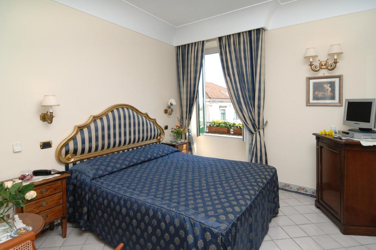 Amalfi Old Square Room & Apartments Екстер'єр фото