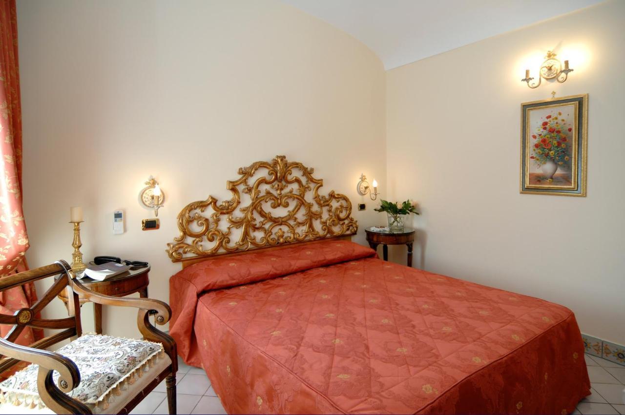 Amalfi Old Square Room & Apartments Екстер'єр фото