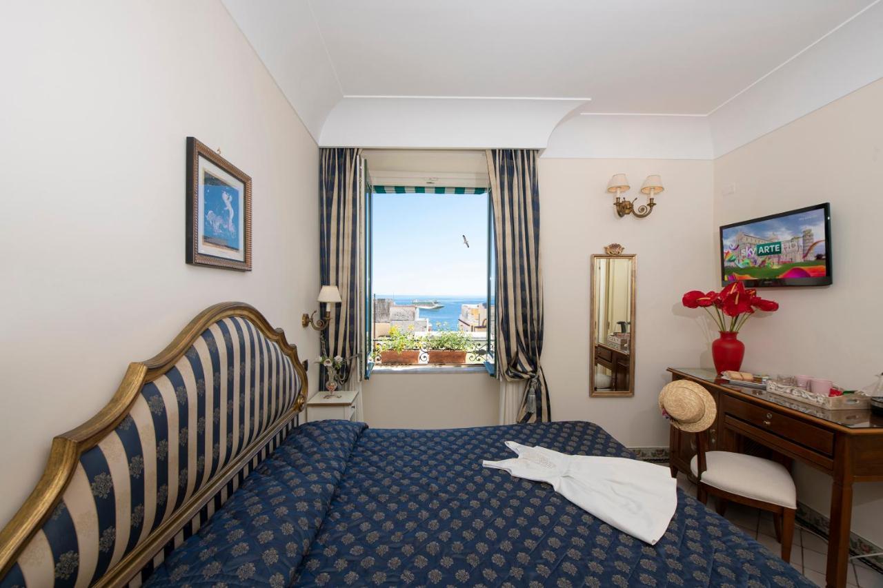 Amalfi Old Square Room & Apartments Екстер'єр фото