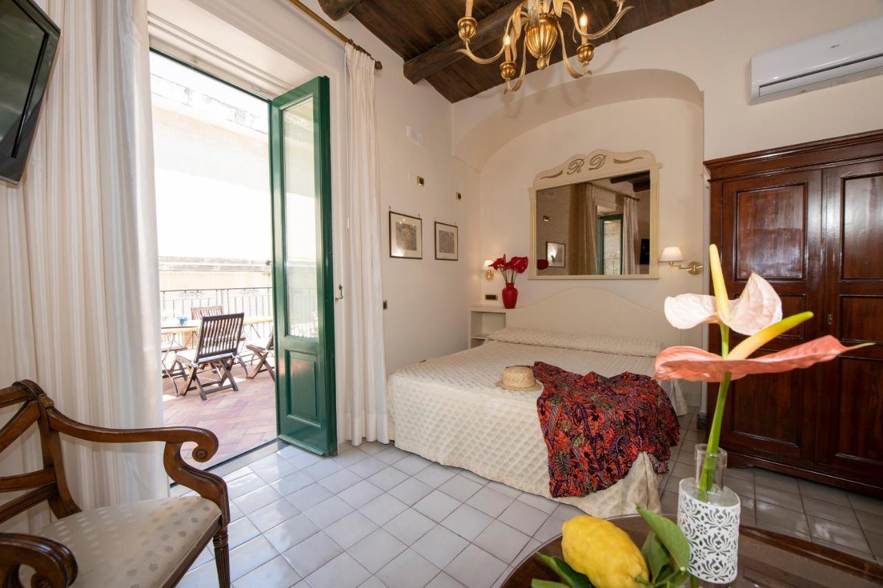 Amalfi Old Square Room & Apartments Екстер'єр фото