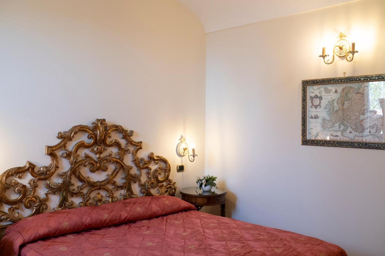 Amalfi Old Square Room & Apartments Екстер'єр фото