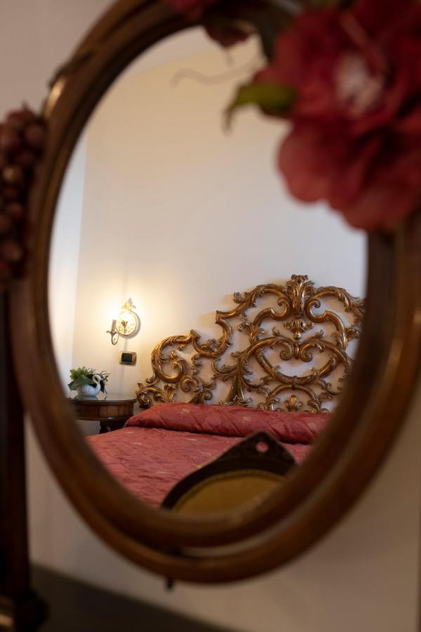 Amalfi Old Square Room & Apartments Екстер'єр фото