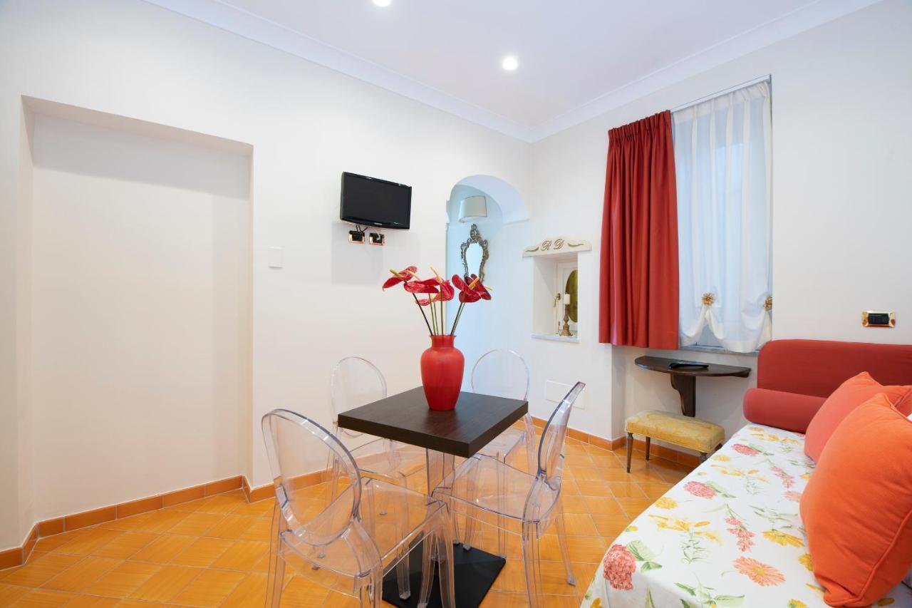 Amalfi Old Square Room & Apartments Екстер'єр фото