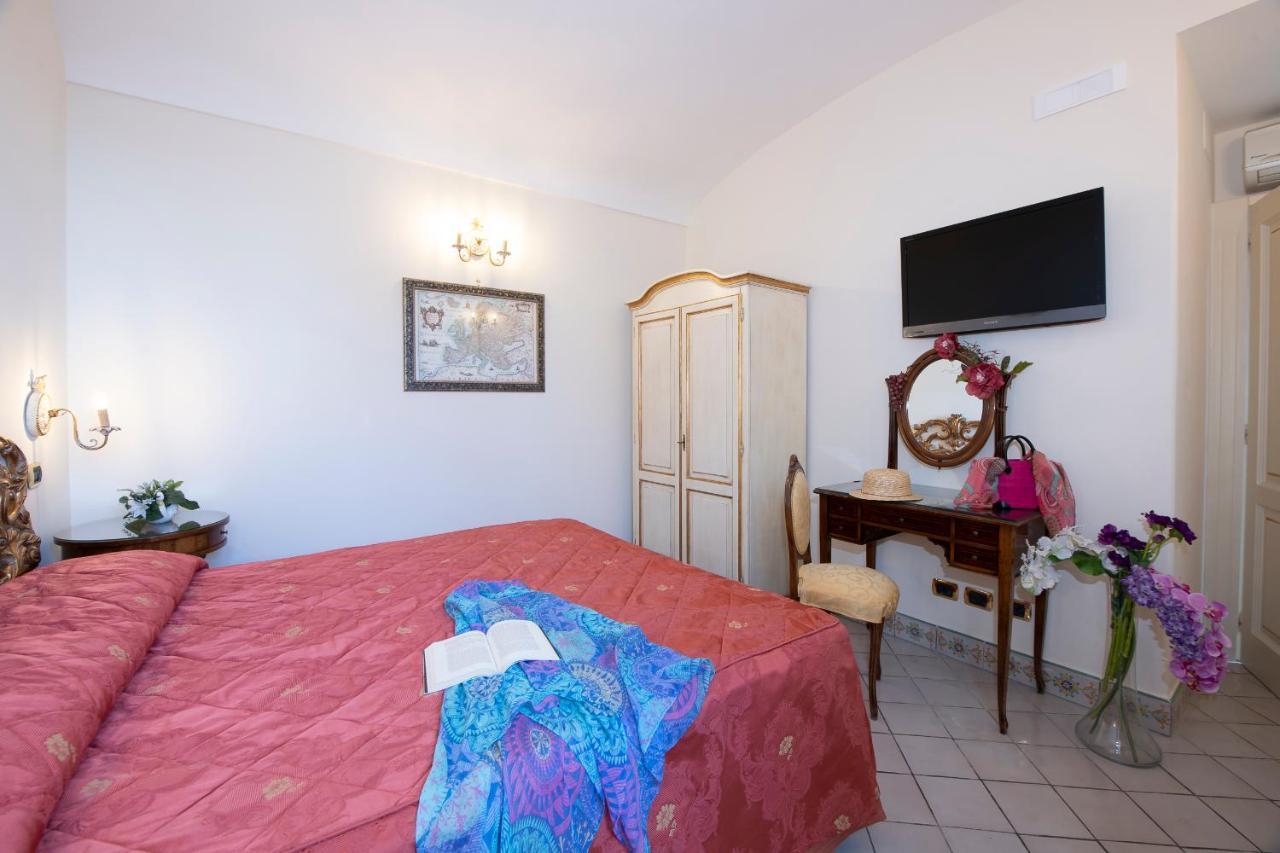Amalfi Old Square Room & Apartments Екстер'єр фото