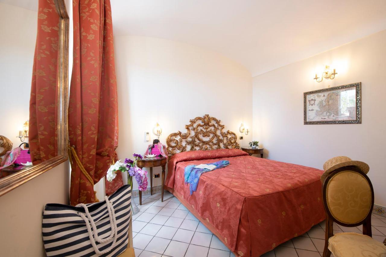 Amalfi Old Square Room & Apartments Екстер'єр фото