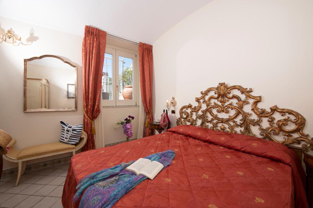 Amalfi Old Square Room & Apartments Екстер'єр фото