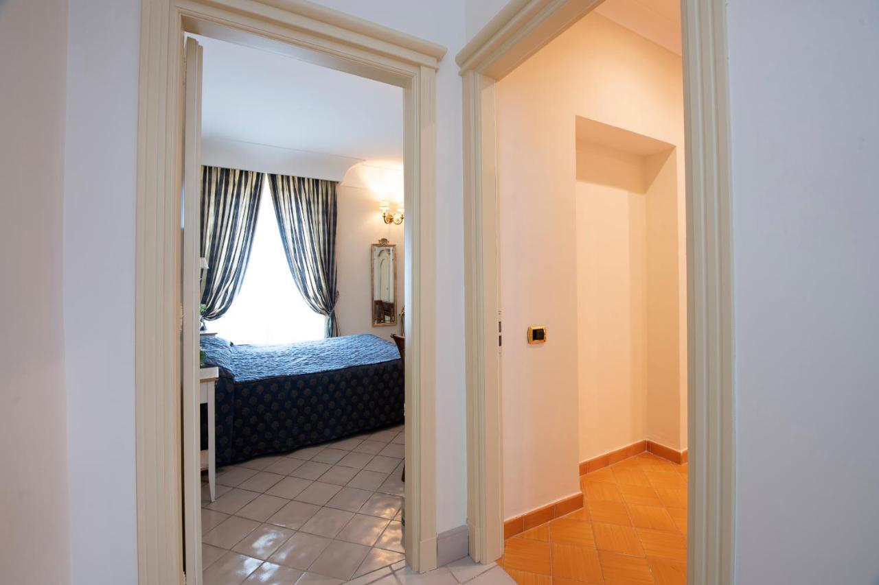 Amalfi Old Square Room & Apartments Екстер'єр фото